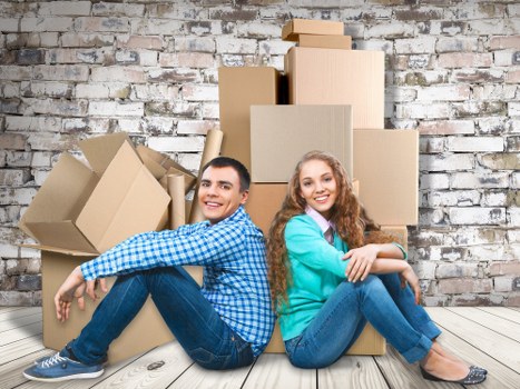 Local removal service helping with moving day logistics in France