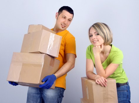 Moving service for city apartments and suburban homes in France