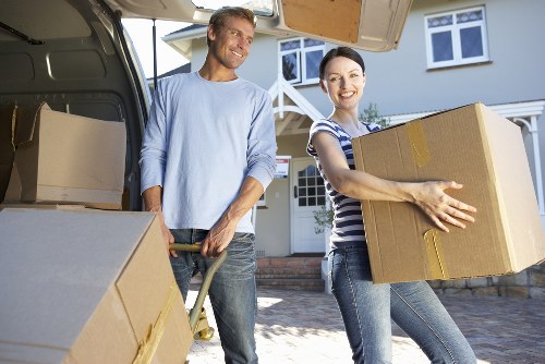 Local removal truck hire service for homes and businesses in France